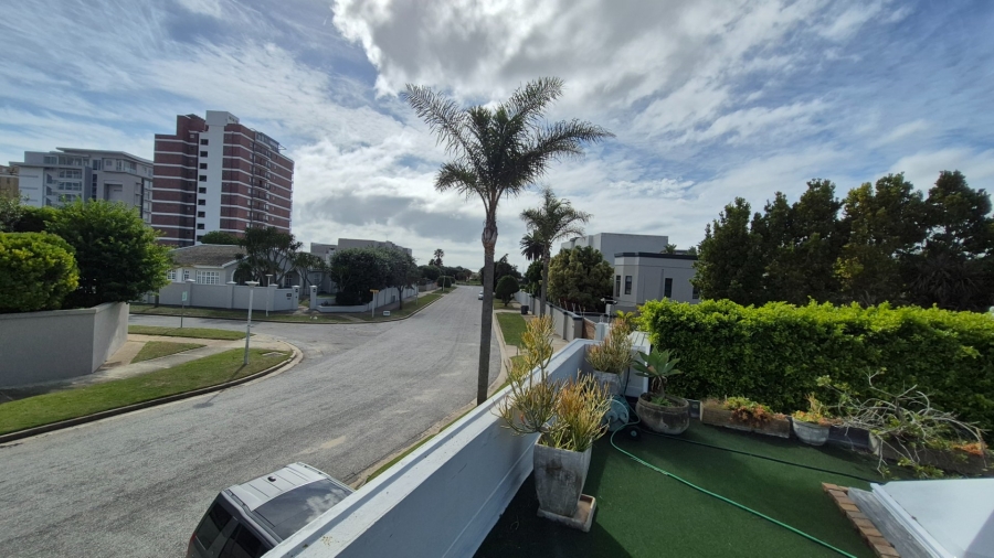 4 Bedroom Property for Sale in Summerstrand Eastern Cape